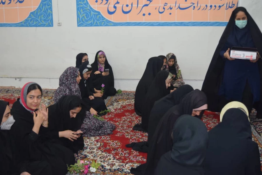 توزیع شیرینی به مناسبت ولادت حضرت معصومه (س) و روز در سرای دانشجویی 2