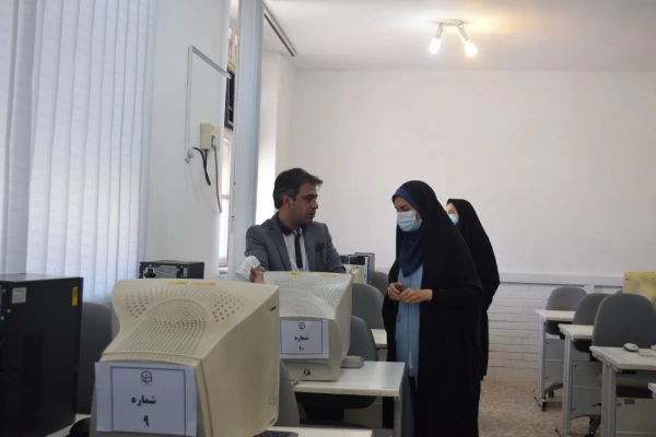 بازدید مسئولین استانی از روند آماده سازی مرکزحضرت خدیجه کبری (س) جهت برگزاری آزمون های پایان نیمسال دوم
 2