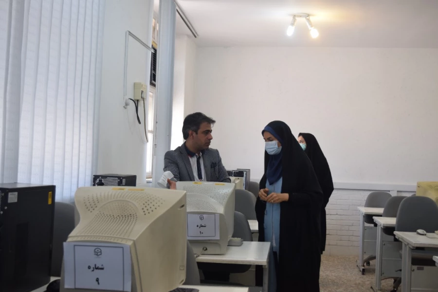 بازدید مسئولین استانی از روند آماده سازی مرکزحضرت خدیجه کبری (س) جهت برگزاری آزمون های پایان نیمسال دوم
 2