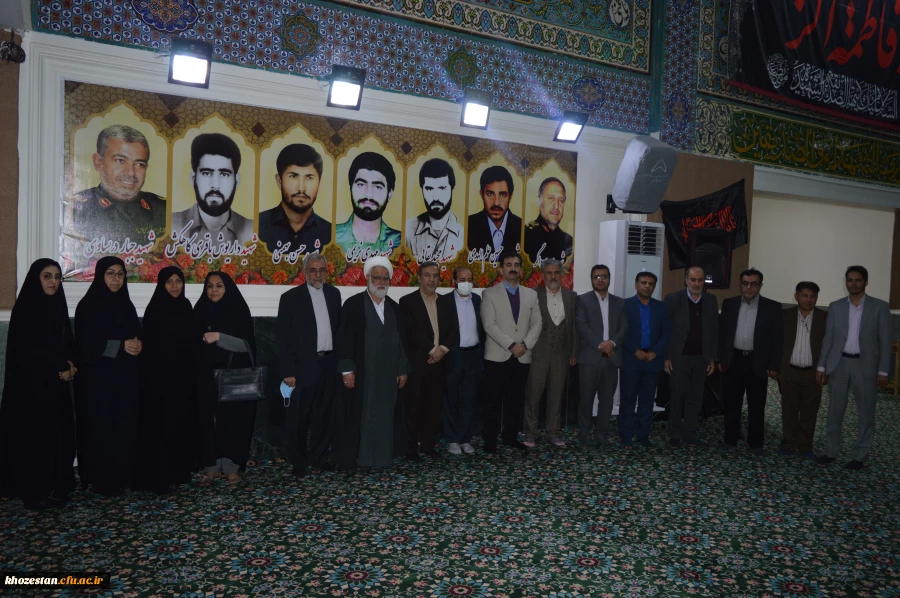 حضور آقای دکتر صالحی سرپرست امور پردیس های استان خوزستان و سایر همکاران در گلزار شهیدان اهواز و نثار گل و فاتحه به شهیدان  5