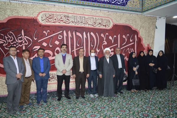 حضور آقای دکتر صالحی سرپرست امور پردیس های استان خوزستان و سایر همکاران در گلزار شهیدان اهواز و نثار گل و فاتحه به شهیدان  6