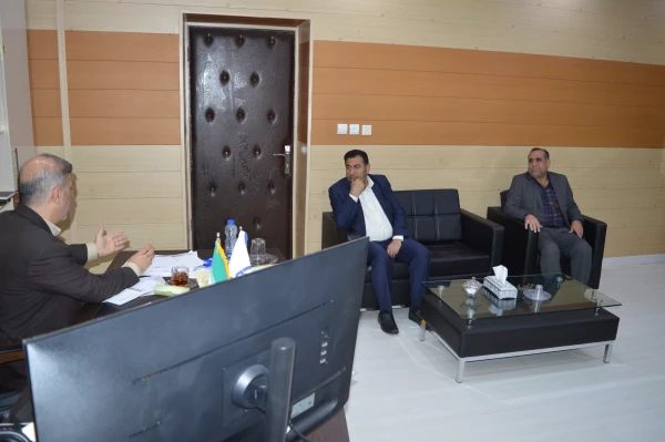 دیدارآقای دکتر سید لفته احمد نژاد نماینده مردم غیور خرمشهربا آقای دکتر صالحی سرپرست مدیریت امور پردیس های استان خوزستان  4