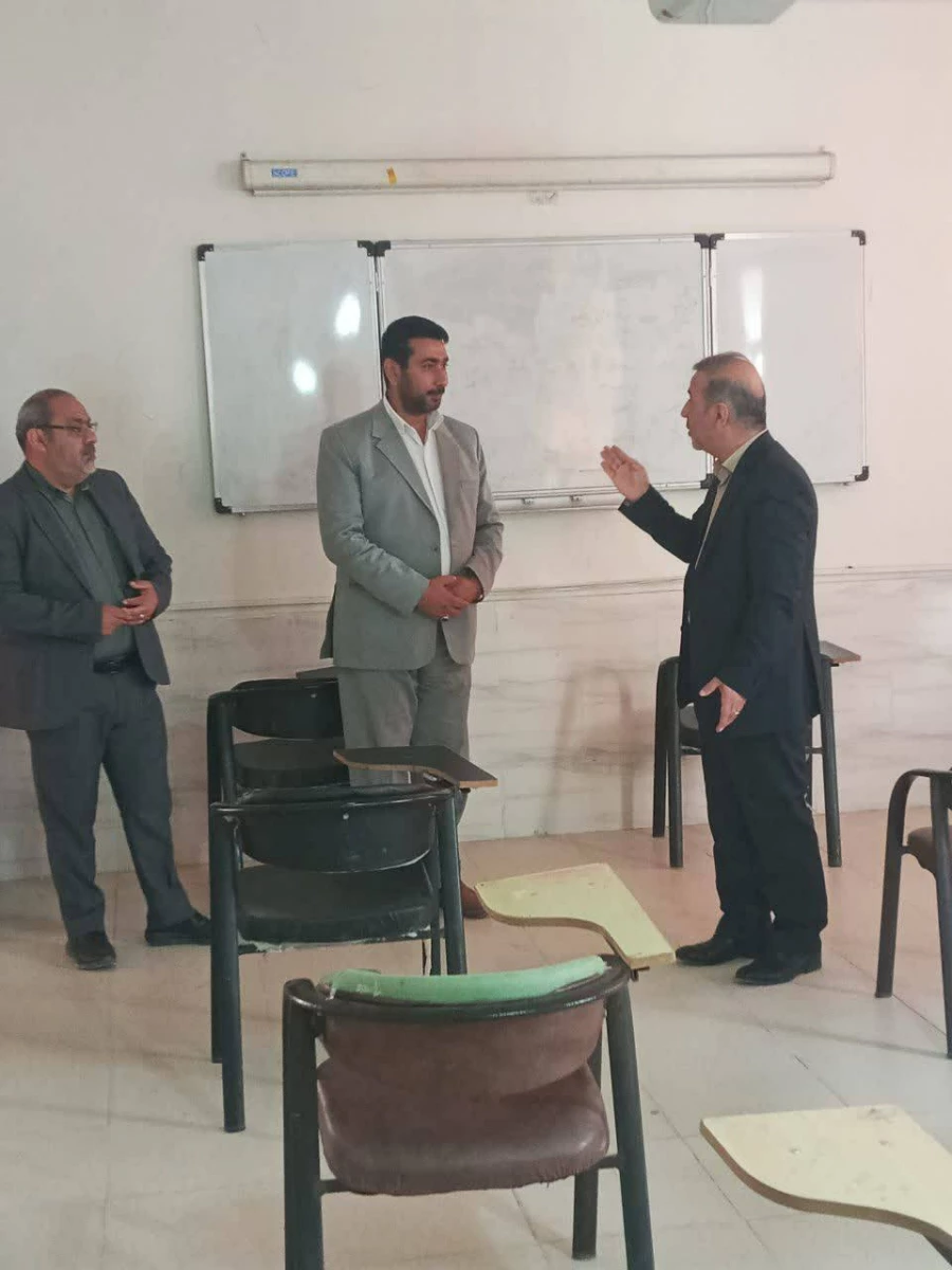 بازدید آقای دکتر صالحی سرپرست مدیریت امور پردیس های استان از روند آماده سازی امور آزمون اصلح در پردیس حضرت رسول اکرم(ص) 2