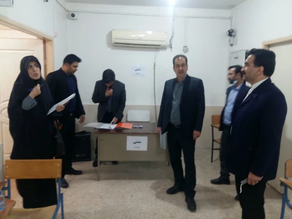 بازدید آقای دکتر زمانیان و خانم دکتر خشکاب ناظران معاونت نظارت و ارزیابی سازمان مرکزی از حوزه های امتحانی آزمون اصلح مهارت آموزان ماده ۲۸ مراکز شمال استان خوزستان 4