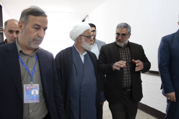 بازدید مدیرکل آموزش و پرورش استان خوزستان از برگزاری آزمون اصلح مهارت آموزان ماده ۲۸ در پردیس حضرت فاطمه الزهرا(س) اهواز