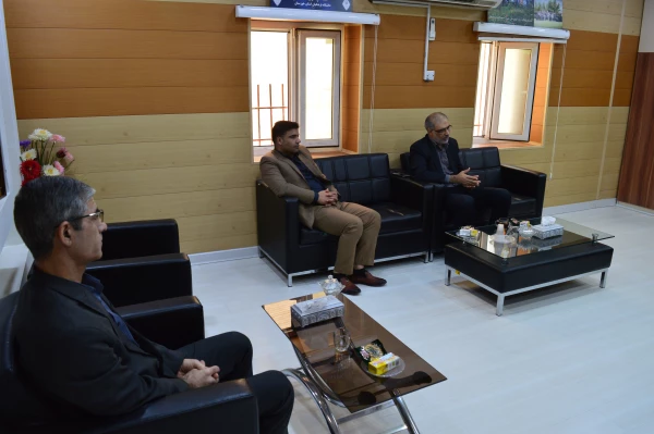 آقای دکتر صالحی سرپرست مدیریت امور پردیس های استان خوزستان میزبان آقای کعب عمیر ریاست دیوان محاسبات استان 2