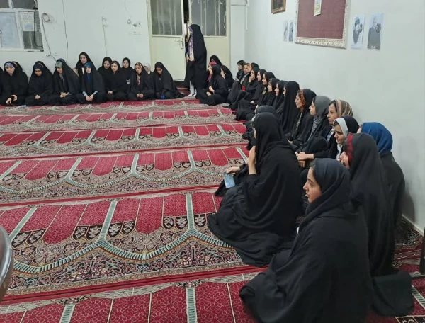 دیدار دانشجویی جهت پیگیری مطالبات دانشجویی سرپرست مدیریت امورپردیس های دانشگاه فرهنگیان استان  4