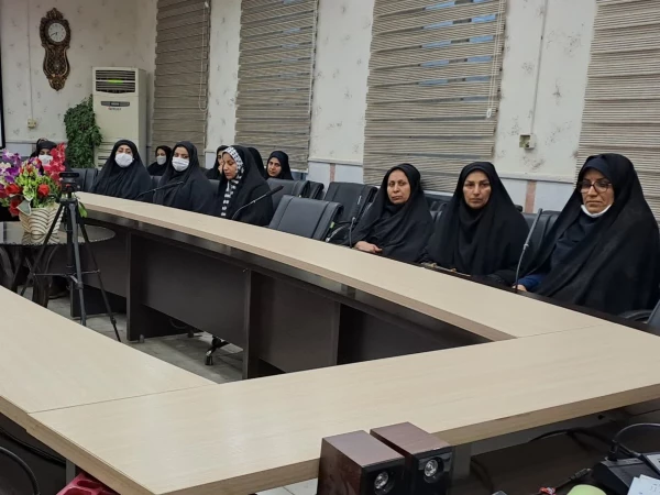 نشست صمیمانه مدیریت دانشگاه فرهنگیان استان با کارکنان اداری پردیس های رسول اکرم وفاطمه الزهرا 6