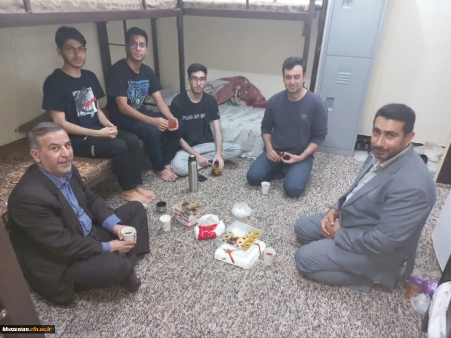 دیدار دکتر صالحی با  دانشجویان خوابگاه های پردیس رسول اکرم و دکتر حسابی به مناسبت عید فطر 2