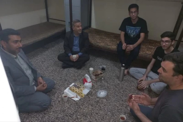 دیدار دکتر صالحی با  دانشجویان خوابگاه های پردیس رسول اکرم و دکتر حسابی به مناسبت عید فطر 4