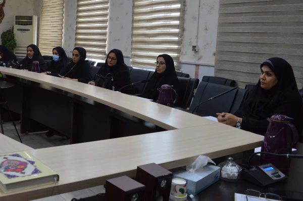 برگزاری جلسه نقد وبررسی شاخص های رهنامه 40 ماده ای دانشگاه فرهنگیان 3