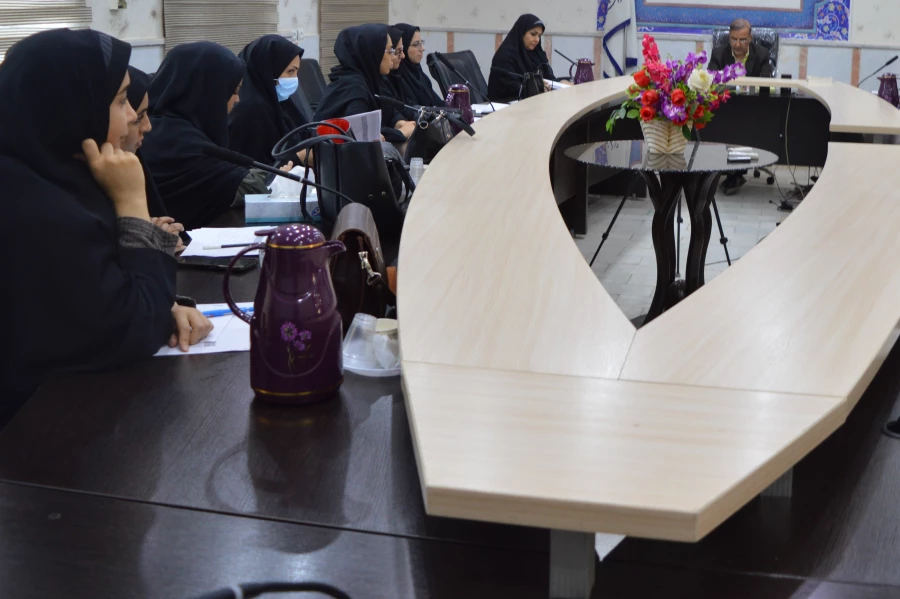 برگزاری جلسه نقد وبررسی شاخص های رهنامه 40 ماده ای دانشگاه فرهنگیان 4