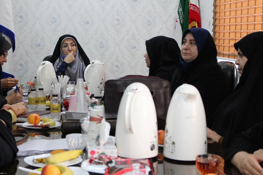 جلسه هم اندیشی سرپرست پردیس حضرت فاطمه الزهرا(س) با اعضای هیات علمی
