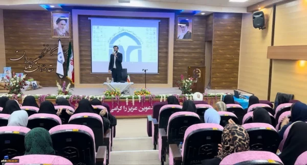 برگزاری مراسم جهت تببین نقش زنان در دفاع مقدس با حضور بانو عصمت احمدیان، مادر شهیدان فرجوانی، توسط کانون اندیشه های انقلاب اسلامی پردیس حضرت فاطمه الزهرا(س) با همکاری دفتر نهاد مقام معظم رهبری