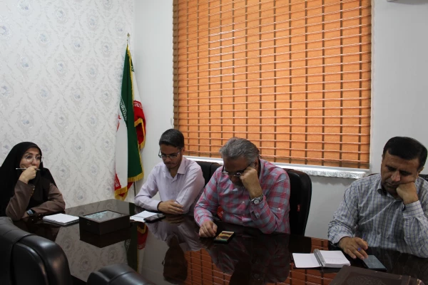 جلسه دکتر جان بزرگی با کارکنان حوزه مالی پردیس حضرت فاطمه الزهرا(س) اهواز