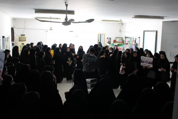 تجمع اعتراض آمیز فرهیختگان دانشگاه فرهنگیان پردیس حضرت فاطمه الزهرا(س) اهواز در دفاع از مردم مظلوم غزه