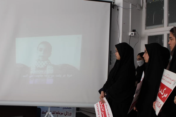 تجمع اعتراض آمیز فرهیختگان دانشگاه فرهنگیان پردیس حضرت فاطمه الزهرا(س) اهواز در دفاع از مردم مظلوم غزه