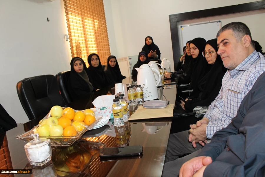 مراسم تجلیل از دانشجو معلمان ممتاز شاهد و ایثارگر پردیس حضرت فاطمه الزهرا(س) خوزستان