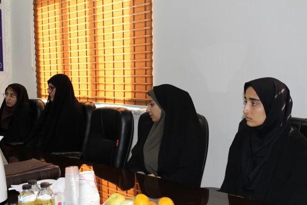 مراسم تجلیل از دانشجو معلمان ممتاز شاهد و ایثارگر پردیس حضرت فاطمه الزهرا(س) خوزستان