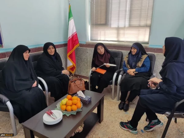 بازدید سرپرست پردیس حضرت فاطمه الزهرا(س) اهواز از مرکز دخترانه اروند آبادان