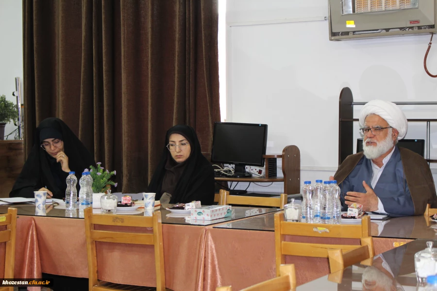 نشست صمیمی مسئول دفتر نهاد رهبری مقام معظم رهبری در دانشگاه فرهنگیان خوزستان با تشکل ها و کانون های فرهنگی پردیس حضرت فاطمه الزهرا(س) اهواز