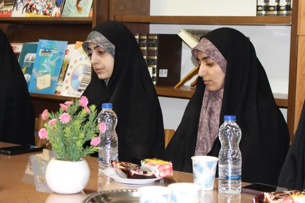 نشست صمیمی مسئول دفتر نهاد رهبری مقام معظم رهبری در دانشگاه فرهنگیان خوزستان با تشکل ها و کانون های فرهنگی پردیس حضرت فاطمه الزهرا(س) اهواز