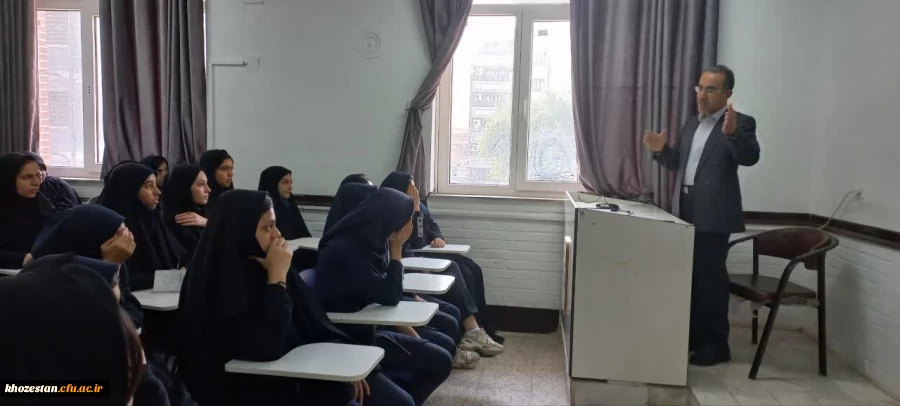 بازدید دانش آموزان دبیرستان عفاف اهواز از پردیس حضرت فاطمه الزهرا(س) اهواز