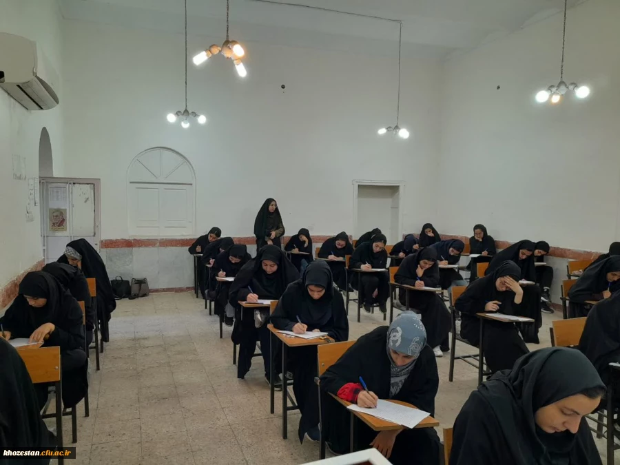 بازدید سرپرست پردیس حضرت فاطمه الزهرا(س) اهواز از امتحانات پایان ترم نیمسال اول تحصیلی 1402