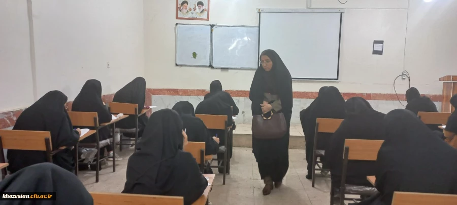 بازدید سرپرست پردیس حضرت فاطمه الزهرا(س) اهواز از امتحانات پایان ترم نیمسال اول تحصیلی 1402