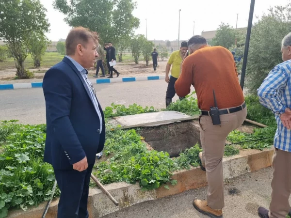 عملیات لایروبی فاضلاب ها و جدول کشی بلوارهای داخلی پردیس 2