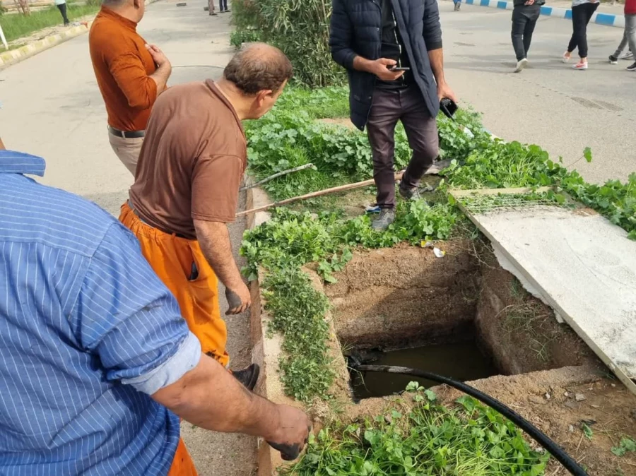 عملیات لایروبی فاضلاب ها و جدول کشی بلوارهای داخلی پردیس 5