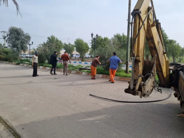 عملیات لایروبی فاضلاب ها و جدول کشی بلوارهای داخلی پردیس 6