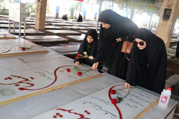 مراسم غبارروبی و عطرافشانی مزار شهدا 