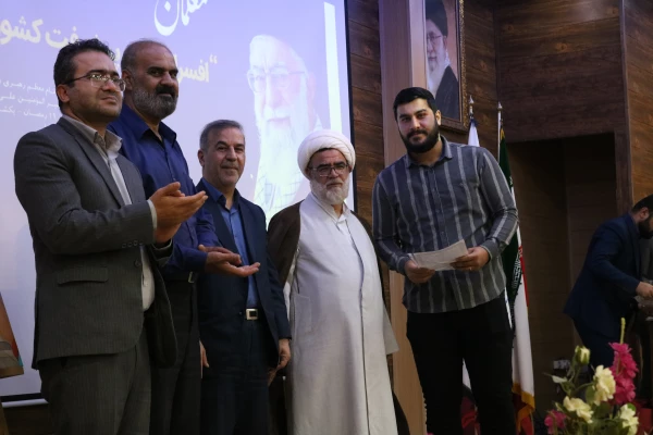     برگزاری مراسم بزرگداشت مقام معلم  16