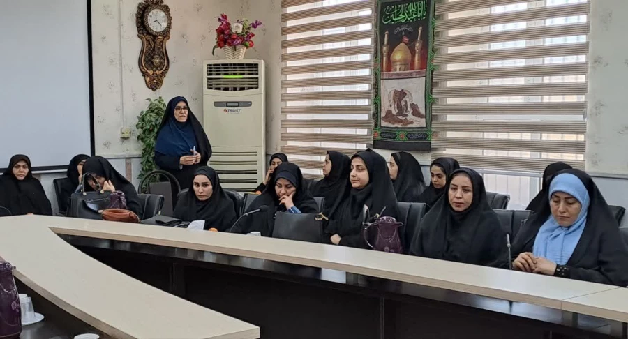 نشست  معاون برنامه ریزی و توسعه منابع دانشگاه فرهنگیان با کارکنان و اعضای هیات علمی دانشگاه فرهنگیان استان خوزستان
 6