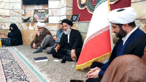 نشست مسئولین، ائمه جماعات و کارشناسان و مربیان فرهنگی دانشگاه فرهنگیان با امام جمعه شهر اهواز و نماینده ولی فقیه در استان خوزستان 
 2