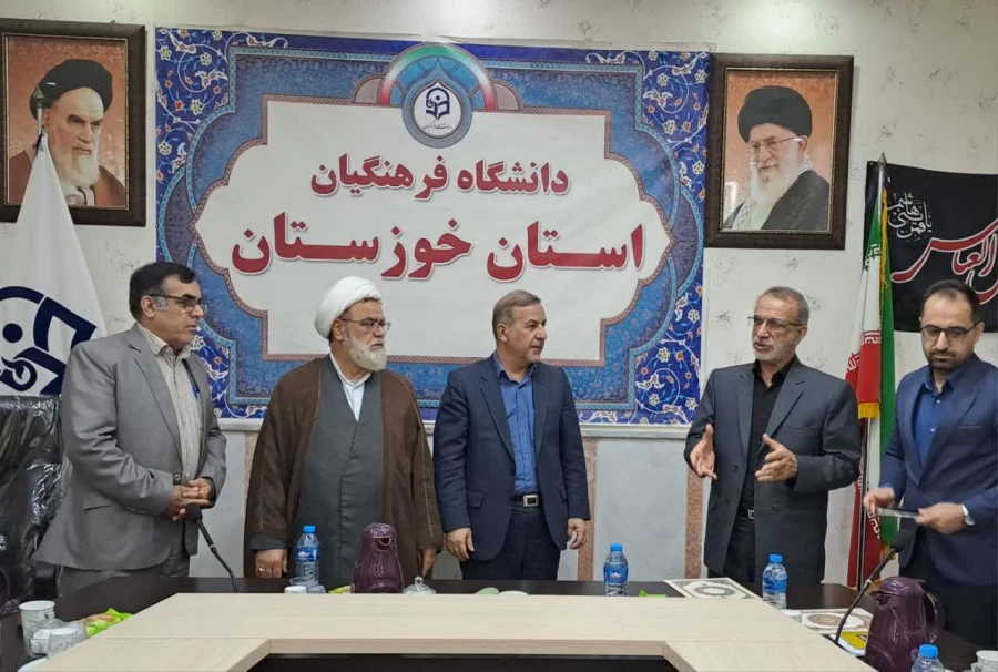 اهدای احکام رئیس، جانشین و دبیر شورای امر به معروف دانشگاه فرهنگیان 5