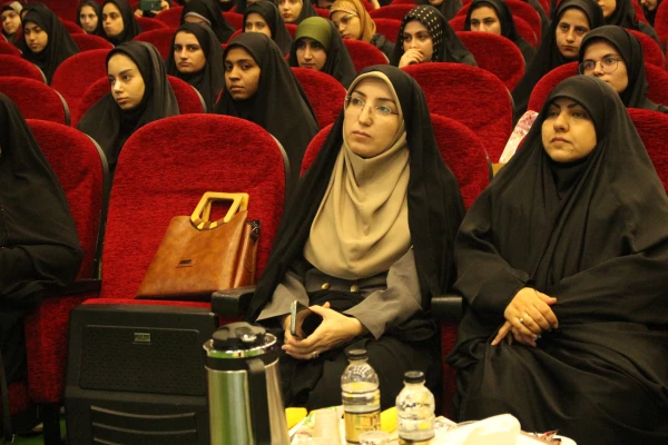 برگزاری آیین استقبال از نو دانشجو معلمان پردیس فاطمه الزهرا (س) اهواز