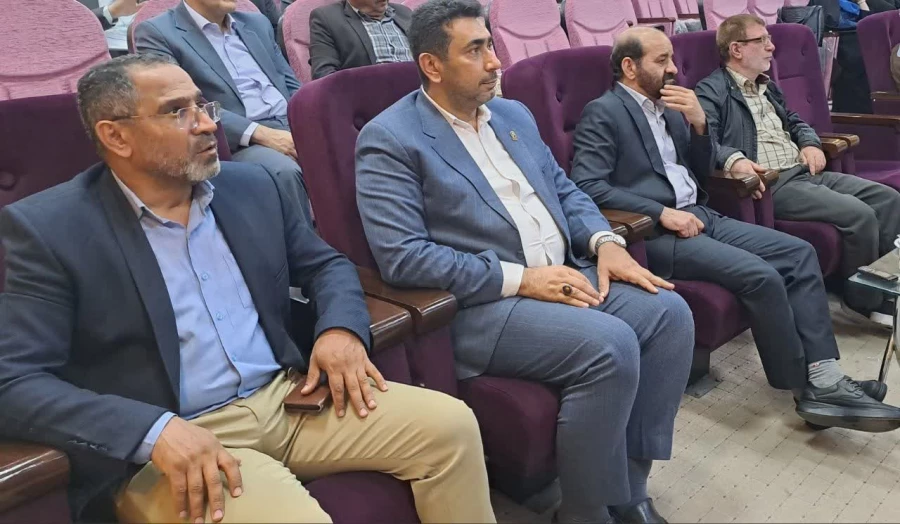 جلسه هم اندیشی با موضوع نقش آفرینی اساتید در مقابله با جنگ شناختی در صحنه دانشگاه 4