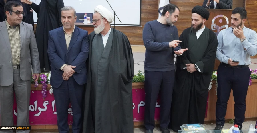 نشست روز دانشجو با حضور مسئول سازمان بسیج  فرهنگیان کشور برگزار شد.  7