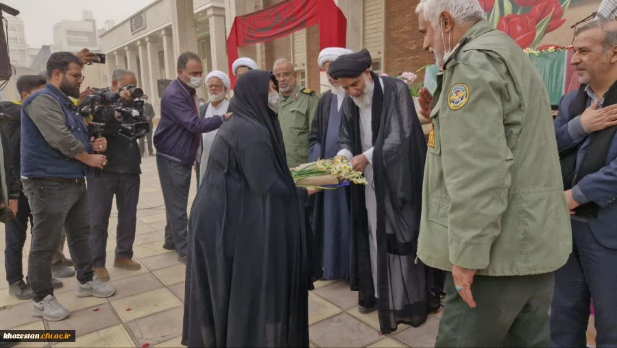 گزارش تصویری از مراسم تشییع شهید گمنام در پردیس حضرت فاطمه الزهرا(س) اهواز