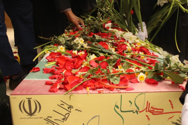 گزارش تصویری از مراسم تشییع شهید گمنام در پردیس حضرت فاطمه الزهرا(س) اهواز