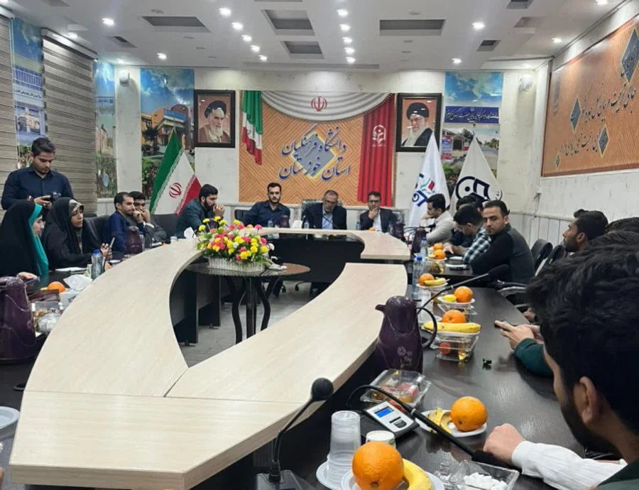 نشست «معلم تراز» با حضور سید محسن موسوی زاده در مرکز مدیریت دانشگاه فرهنگیان خوزستان برگزار شد 5