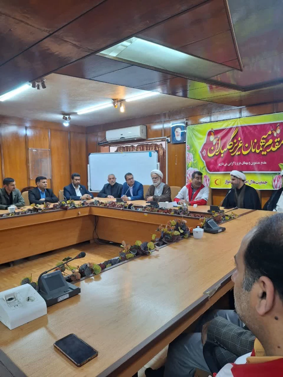 حضور فعال مدیریت دانشگاه فرهنگیان خوزستان و جمعی از اساتید در جمعیت هلال احمر و پیوستن به پویش ملی «جبهه مردمی ایران ما» 9