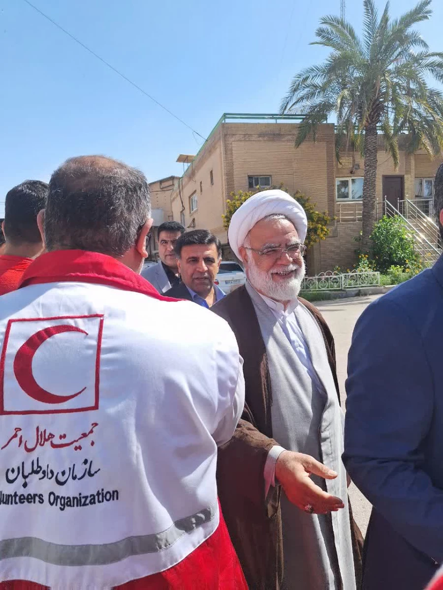 حضور فعال مدیریت دانشگاه فرهنگیان خوزستان و جمعی از اساتید در جمعیت هلال احمر و پیوستن به پویش ملی «جبهه مردمی ایران ما» 16