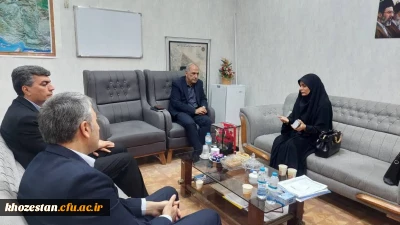 به مناسبت دهه سرآمدی آموزش، عفت پیری، سرپرست محترم مرکز آموزش عالی خدیجه کبری (س) در معیت مهدی بخشی سرپرست مرکز شیخ انصاری دزفول، با حضور در دفتر عزیز مرداس، معاون محترم استاندار و فرماندار شهرستان، فرصتی مغتنم برای دیدار و گفت وگو حاصل نمودند. 