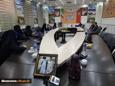 کرسی علمی ترویجی با عنوان «بررسی تحلیلی ابعاد میانجیگری فناورانه “یادگیری معکوس” در تفکر پساپدیدارشناسی»