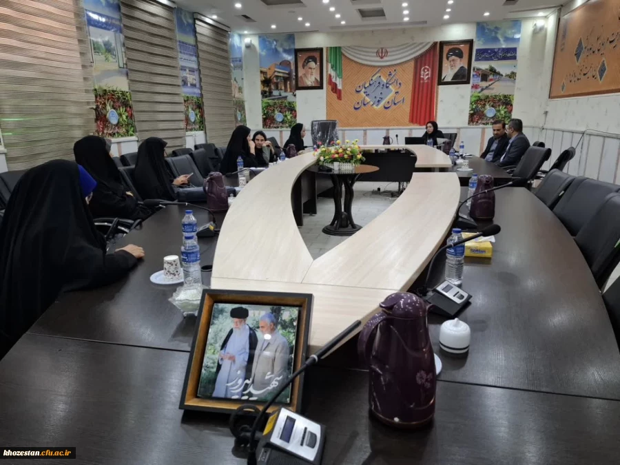 کرسی علمی ترویجی با عنوان «بررسی تحلیلی ابعاد میانجیگری فناورانه “یادگیری معکوس” در تفکر پساپدیدارشناسی»