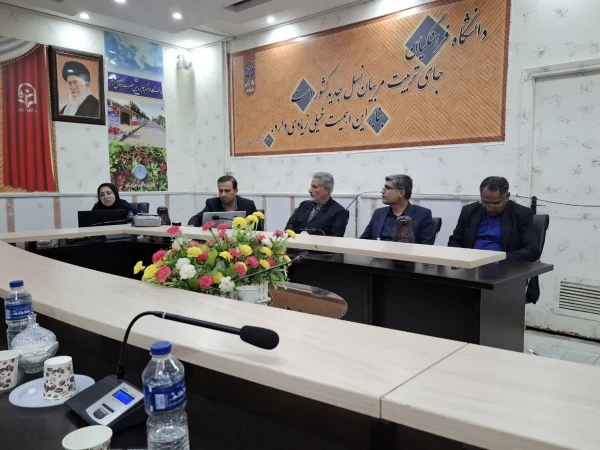 کرسی علمی ترویجی با عنوان «بررسی تحلیلی ابعاد میانجیگری فناورانه “یادگیری معکوس” در تفکر پساپدیدارشناسی»
