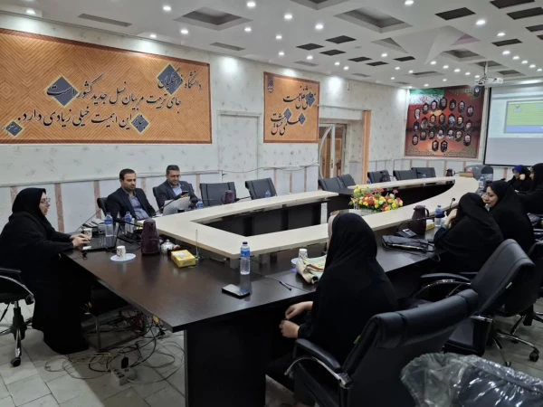 کرسی علمی ترویجی با عنوان «بررسی تحلیلی ابعاد میانجیگری فناورانه “یادگیری معکوس” در تفکر پساپدیدارشناسی»